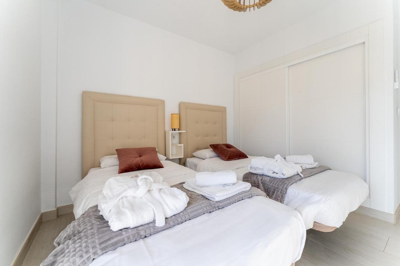 Sea View 2 Bedroom Apartment 2 Min Away From The Beach Torremolinos Zewnętrze zdjęcie